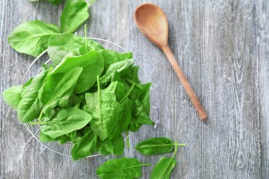 taze ıspanak yaprakları