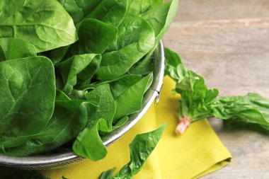 taze ıspanak yaprakları