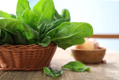 taze ıspanak yaprakları