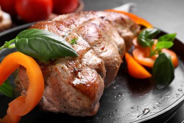 Lezzetli kızarmış Türkiye