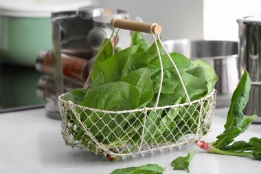 taze ıspanak yaprakları