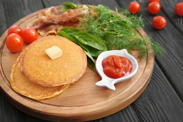Tasty breakfast with pancakes — Stock Photo, Image