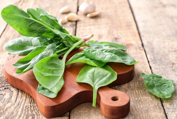 Fresh spinach bunches — Stock Photo, Image