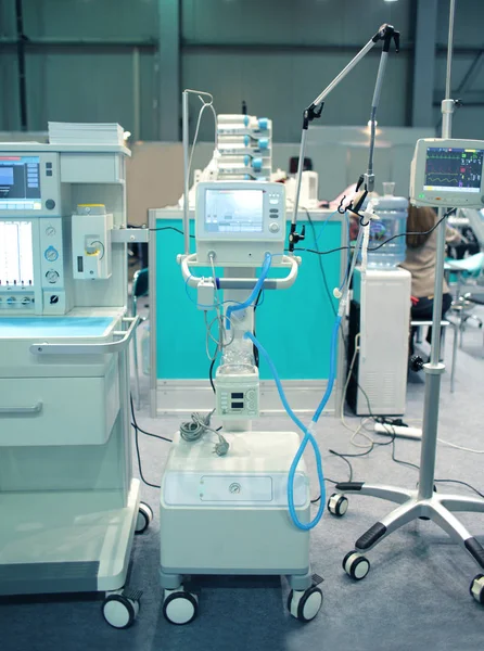 现代化的设备，为医院在展览会上展出的 — 图库照片