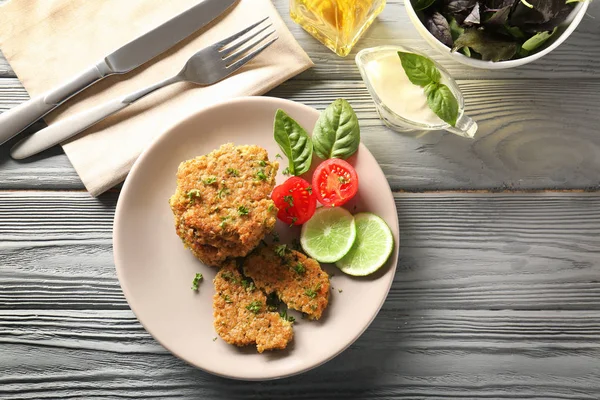 Brokoli krep kireç dilimleri ile servis