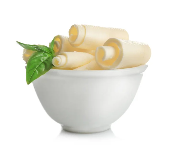 Mangkuk dengan mentega keriting lezat — Stok Foto