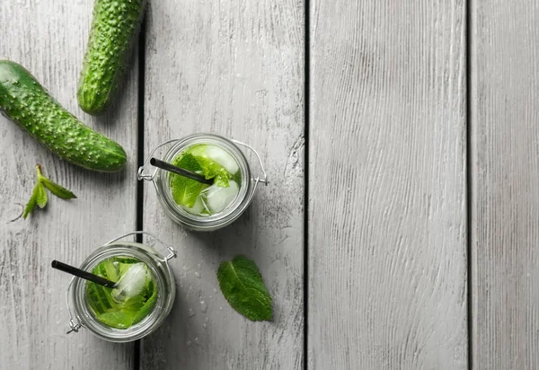 Nane ile lezzetli serinletici su 