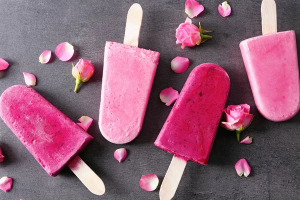 Lezzetli yoğurt dondurma 