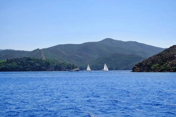 Görünüm tekneler ile güzel Bay — Stok fotoğraf