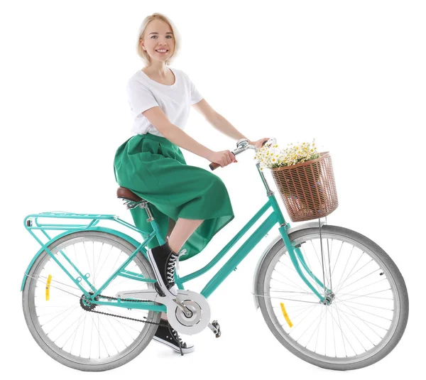 Mladá žena na kole — Stock fotografie