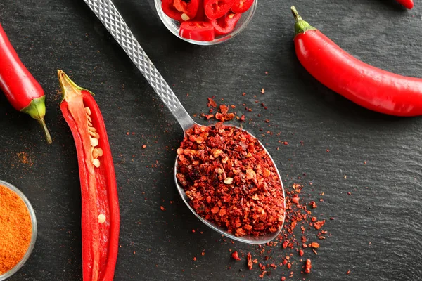 Metal kaşık kırmızı biber pul 