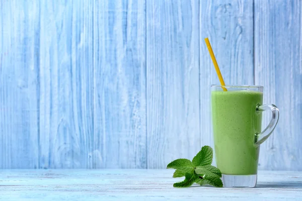 Szklanka soku zdrowy zielony — Zdjęcie stockowe