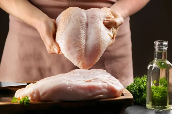 Chef cooking delicious turkey — Stock Photo, Image