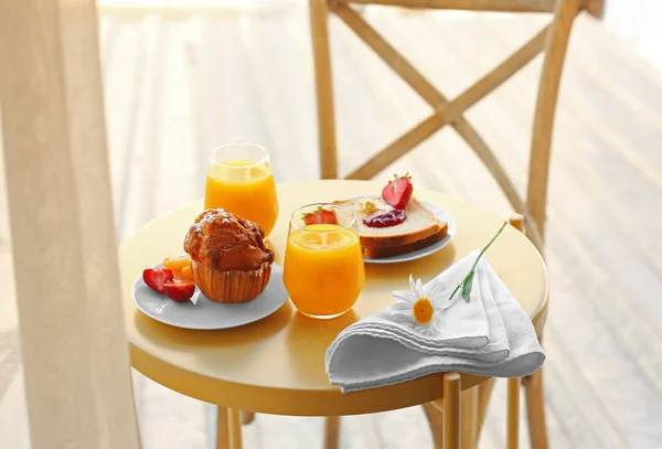Table with delicious breakfast — Stock Photo, Image