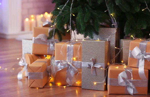 Beautiful decorated Christmas tree — Stock Photo, Image