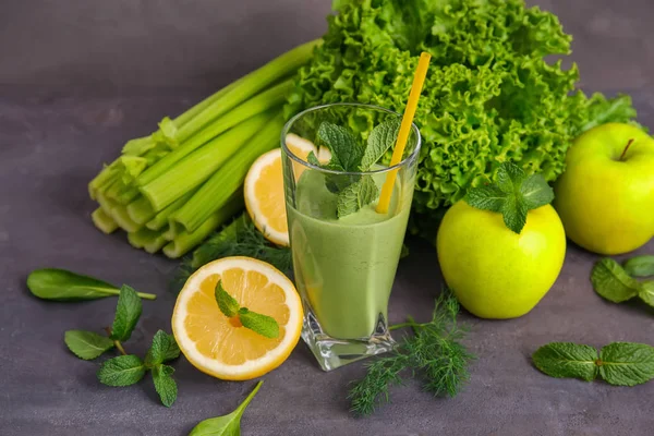 Jugo saludable con frutas y verduras —  Fotos de Stock