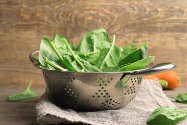 taze ıspanak yaprakları