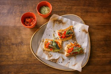 Balık fileto ile lezzetli molletes 