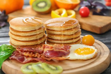 Lezzetli kahvaltı krep ile