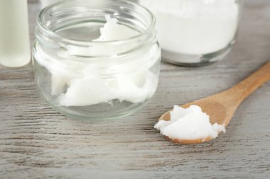 Kavanoz ve deodorant için madde ile kaşık 