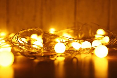 Noel ışıkları parlayan