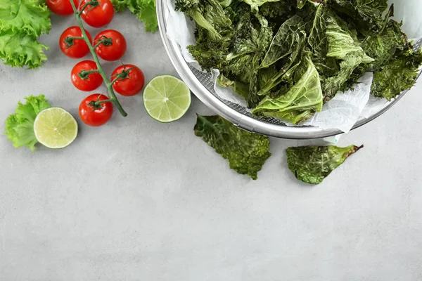 Kevgir marul fişleri ile 