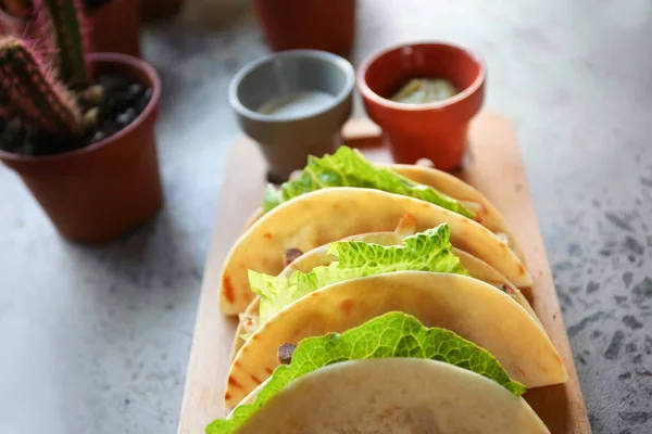 Deliciosos tacos com filé — Fotografia de Stock