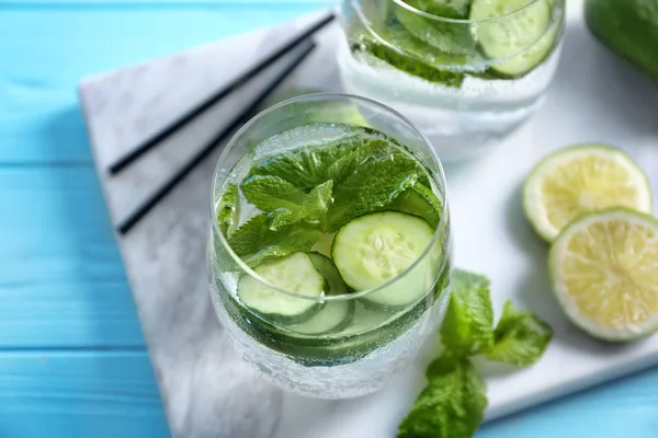 serinletici su nane ve salatalık ile