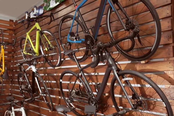 Bisiklet dükkanı ile stand