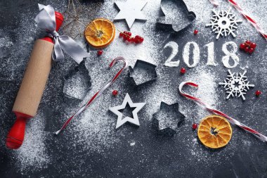 Çerez kesici ile Noel kompozisyon