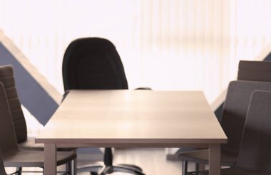 konferans odasındaki sandalyeler