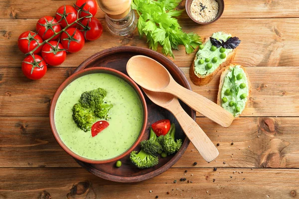 Суп з броколі смачні — стокове фото