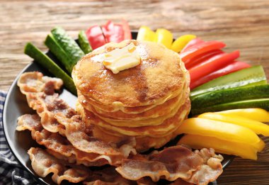 Lezzetli kahvaltı krep ile