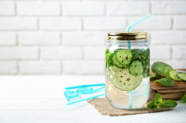 serinletici su nane ve salatalık ile