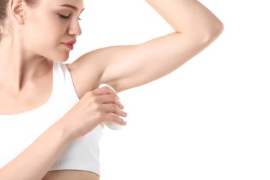 Deodorant olan güzel kadın 