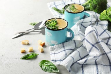 Brokoli peynir çorbası