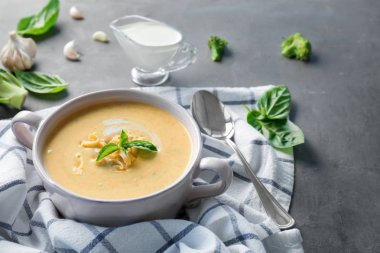 Brokoli peynir çorbası