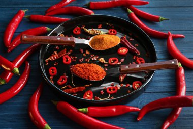 Kırmızı biber tozu ile kompozisyon