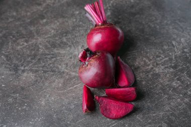 Olgun pancar dilimlenmiş