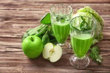 Yeşil sağlıklı meyve suları