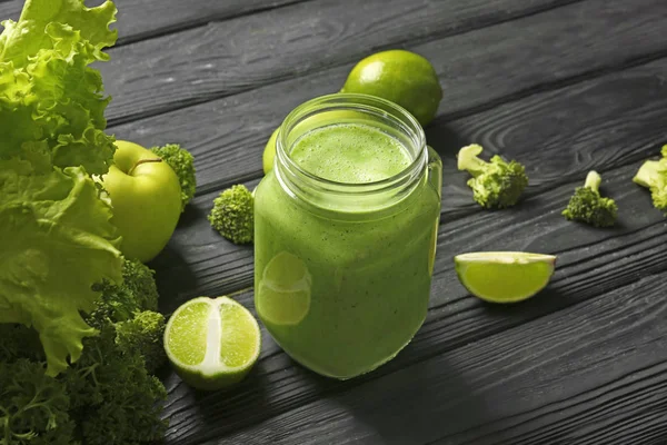 Verse groene smoothie — Stockfoto