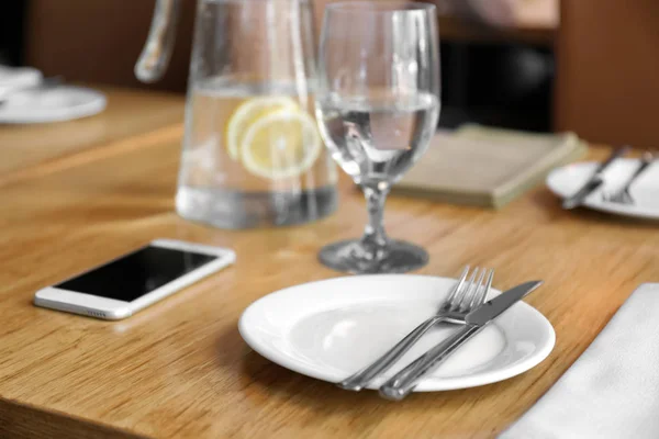 Beautiful served table in restaurant — Stock Photo, Image
