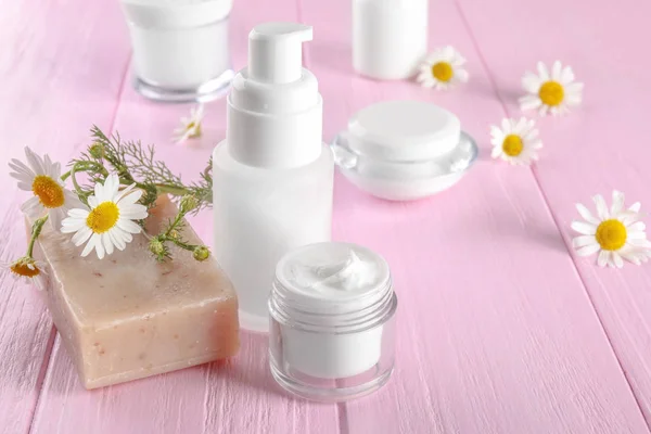 Composição com produtos cosméticos — Fotografia de Stock