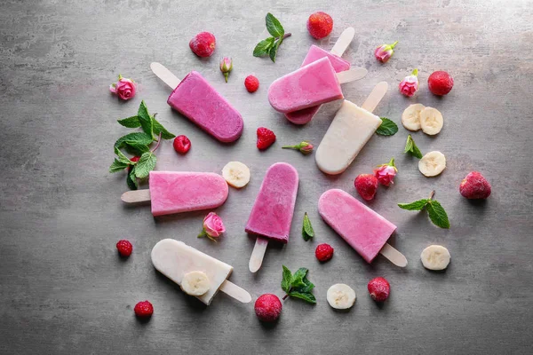 Вкусное йогуртовое мороженое — стоковое фото