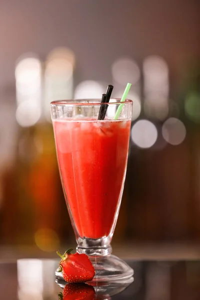 Delicious strawberry cocktail — Stock Photo, Image