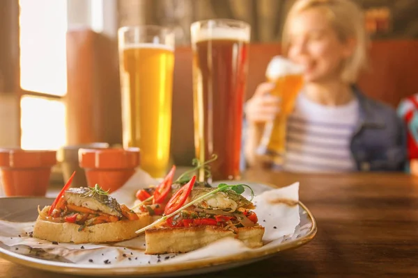 Lezzetli molletes ile plaka 