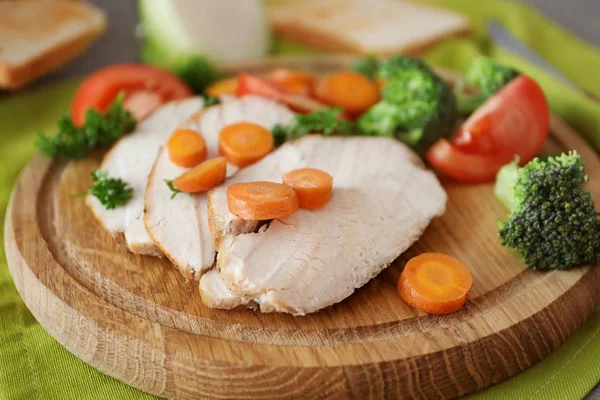 lezzetli dilimlenmiş hindi fileto 