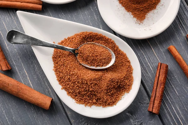 Piatto con zucchero alla cannella — Foto Stock