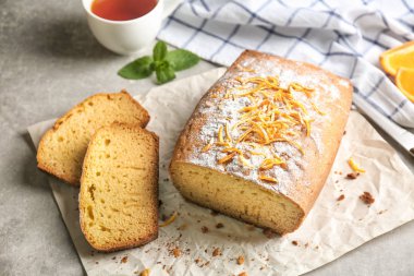 Lezzetli narenciye pasta dilimlenmiş