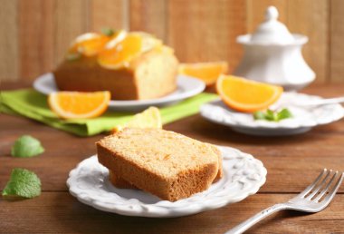 Lezzetli narenciye pasta dilimlenmiş